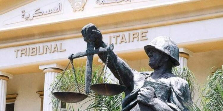 محامية وعناصر أمنية أمام العسكرية بتهم قبض رشى وأموال نقدية