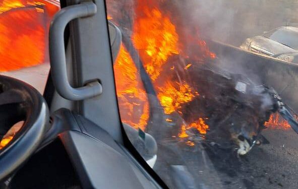 للمرة الثانية.. إستهداف سيارة في عاريا