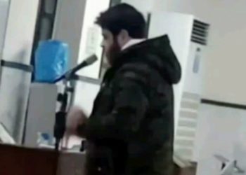 بعد اعتزاله الغناء النابلسي اماما في المسجد